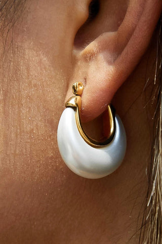 Roselle 18k Gold Non-Tarnish Teardrop Hoop Earrings - White Earrings Flanerie Monkee's of The Woodlands