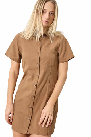 Lilla P Twill Paneled Shirt Dress in Pecan. camel-colored short sleeve shirt dress with collar, full button front, paneled seaming details, and slanted front pockets